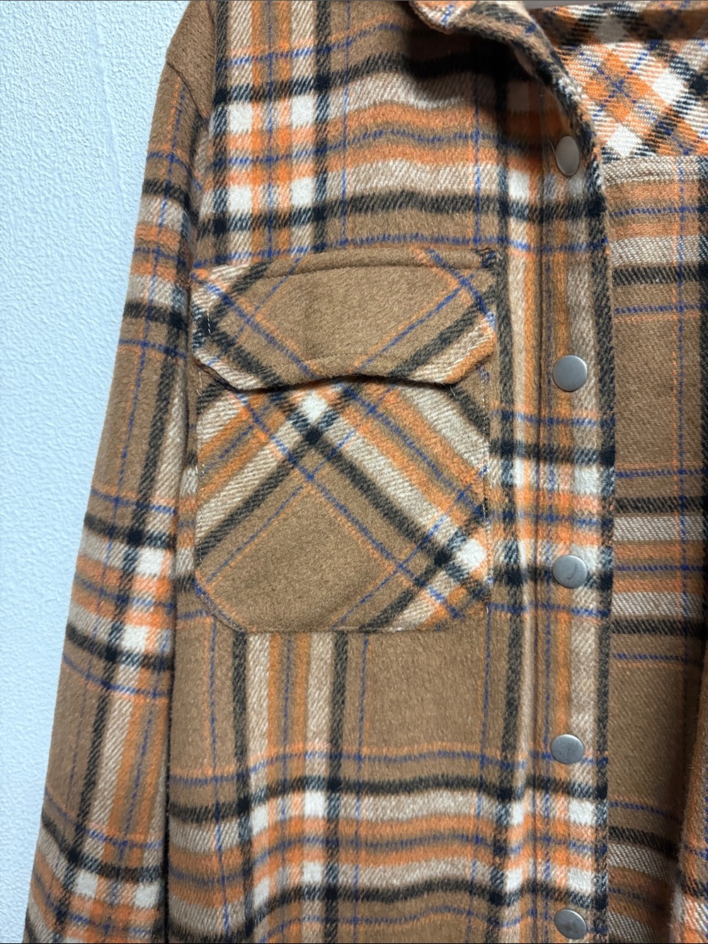 Simon’s Plaid Shacket Jacket in Camel Brown with pockets! - Picture 4 of 9